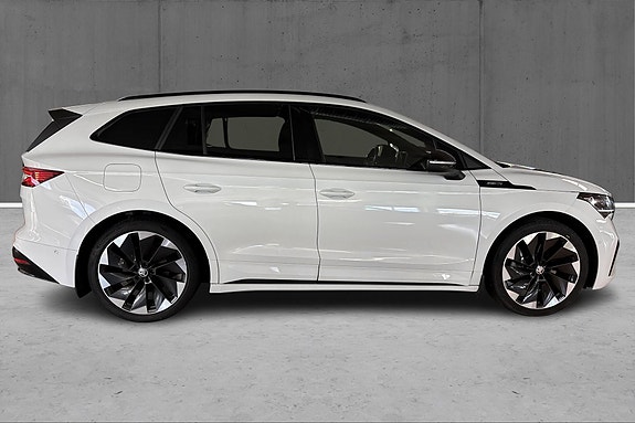 Skoda Enyaq 4 of 24