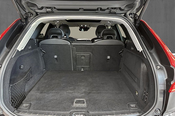 Volvo XC60 14 of 28