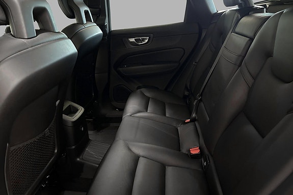 Volvo XC60 12 of 28