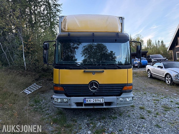 Mercedes-Benz 818/42AT 2 of 30