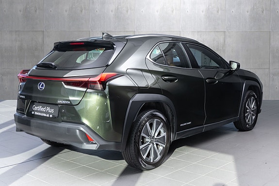 Lexus UX300e 6 of 25