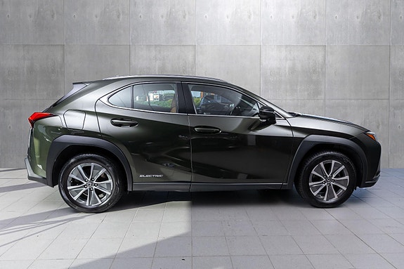 Lexus UX300e 7 of 25