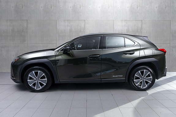 Lexus UX300e 3 of 25