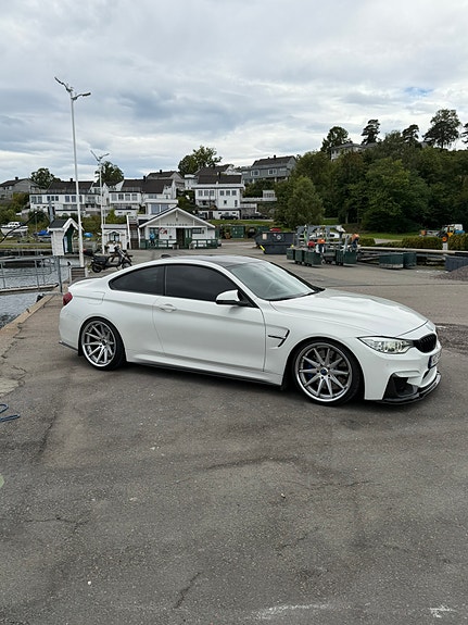 BMW M4 5 of 15