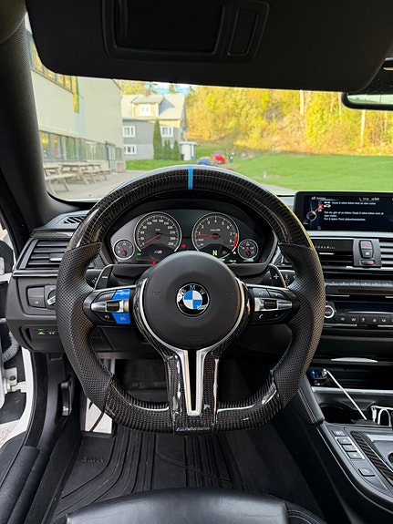 BMW M4 11 of 15