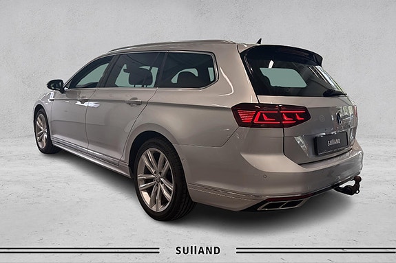 Volkswagen Passat 3 of 21