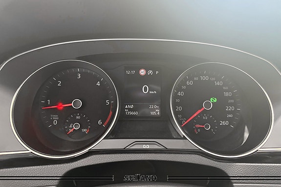 Volkswagen Passat 13 of 21
