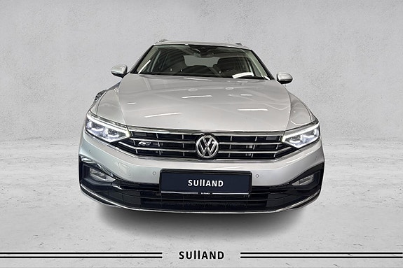 Volkswagen Passat 8 of 21