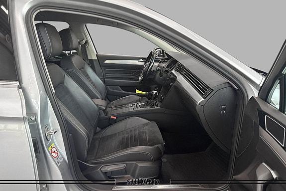 Volkswagen Passat 15 of 21