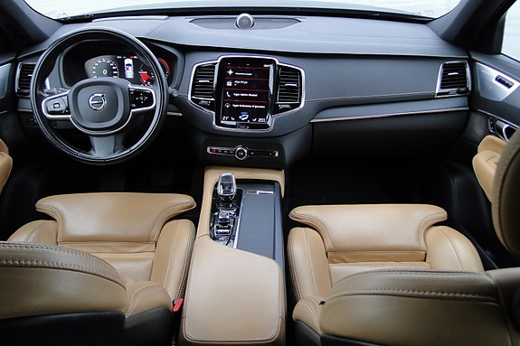 Volvo XC90 12 of 20