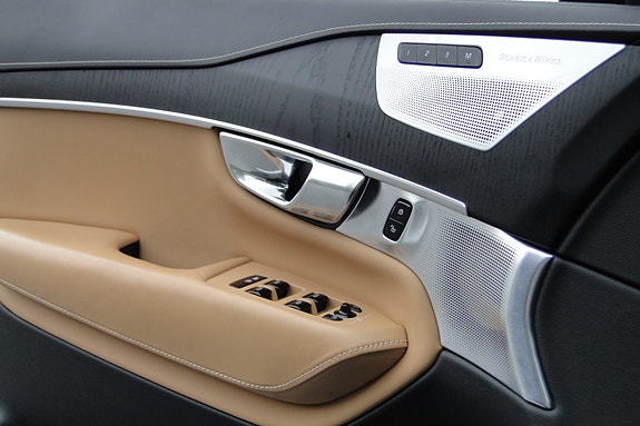 Volvo XC90 14 of 20