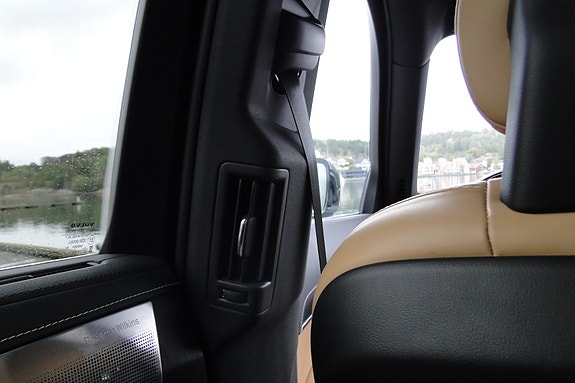 Volvo XC90 10 of 20