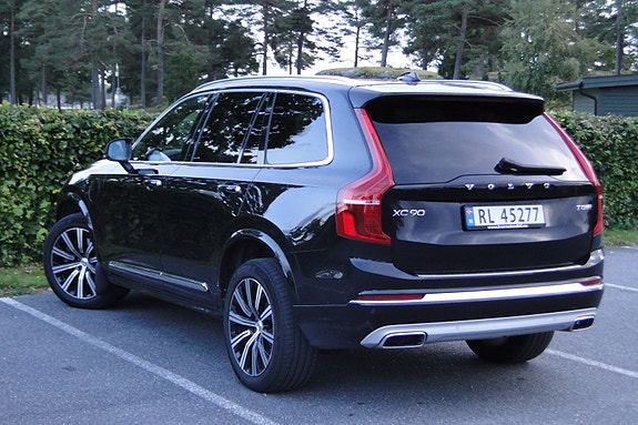 Volvo XC90 5 of 20