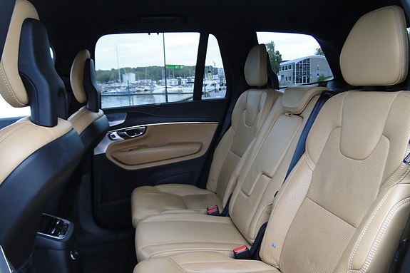 Volvo XC90 8 of 20