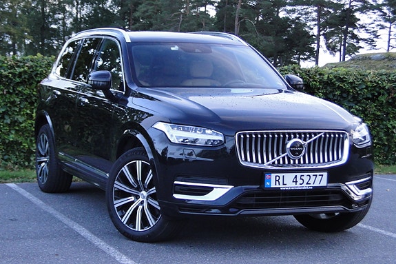 Volvo XC90 3 of 20