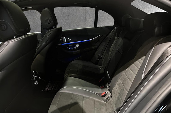 Mercedes-Benz E200 12 of 15