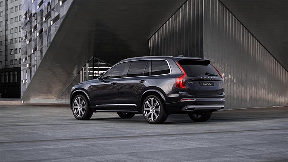 Volvo XC90 2 of 14