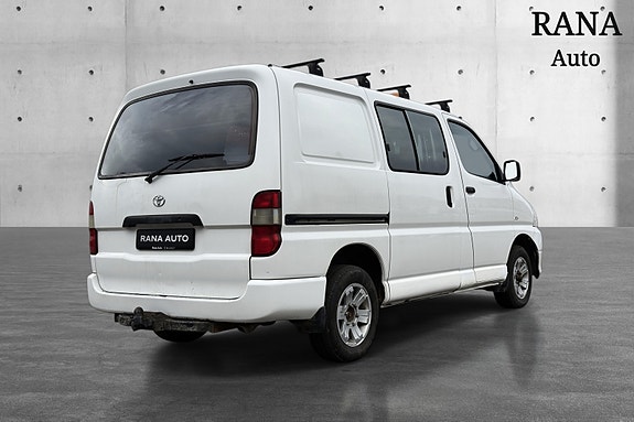 Toyota HiAce 6 of 14