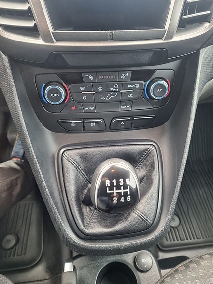 Ford Transit Connect 8 of 10