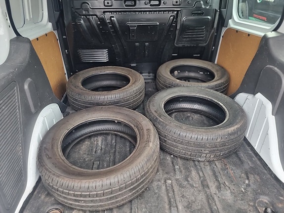 Ford Transit Connect 4 of 10