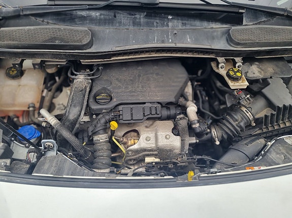 Ford Transit Connect 9 of 10