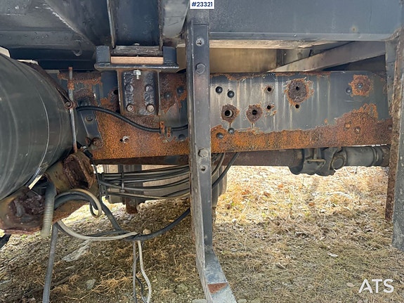 Scania 114 med tank 18 of 22