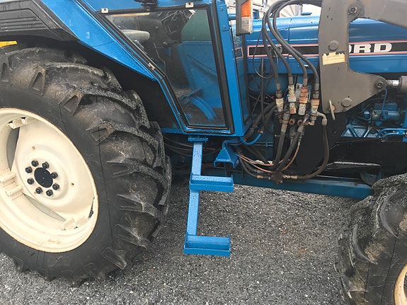 Ford 5610 13 of 24