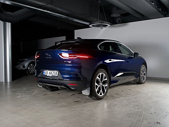 Jaguar I-PACE 10 of 30