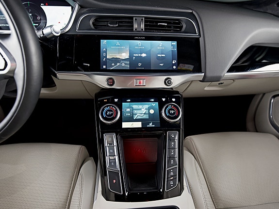 Jaguar I-PACE 20 of 30