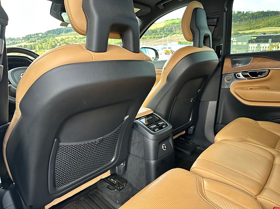 Volvo XC90 22 of 30