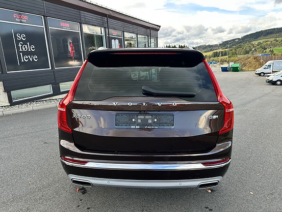 Volvo XC90 4 of 30