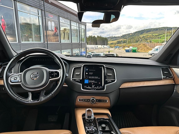 Volvo XC90 20 of 30