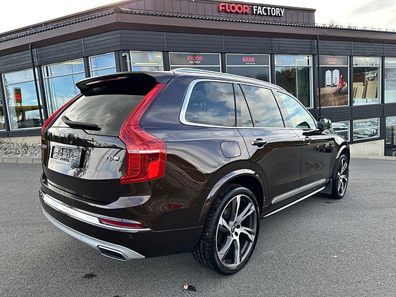 Volvo XC90 3 of 30