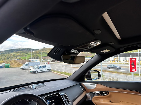 Volvo XC90 15 of 30