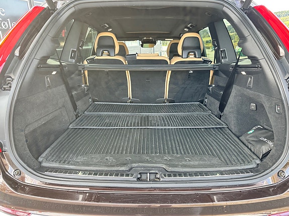 Volvo XC90 26 of 30