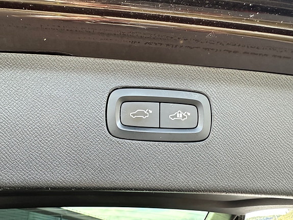 Volvo XC90 27 of 30