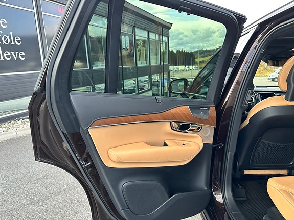 Volvo XC90 19 of 30
