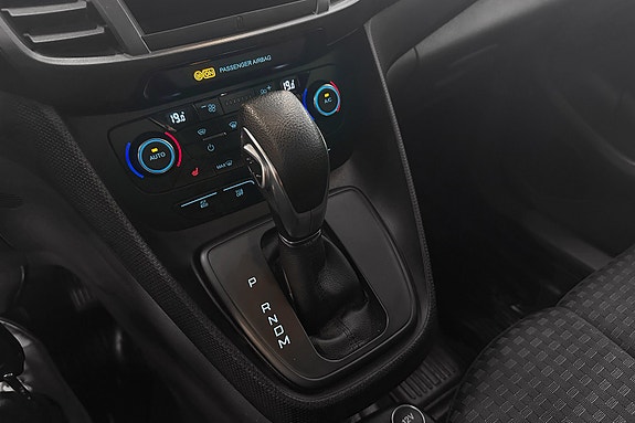 Ford Transit Connect 16 of 20
