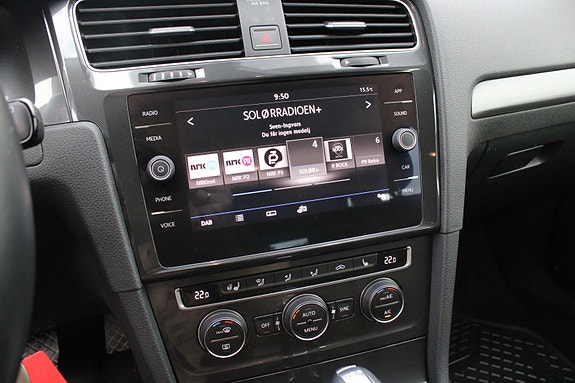 Volkswagen Golf VII 23 of 30