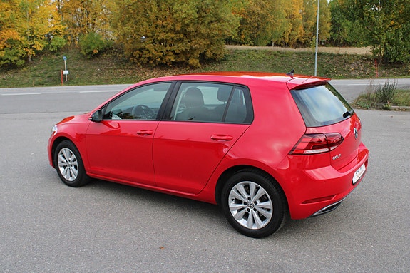 Volkswagen Golf VII 8 of 30