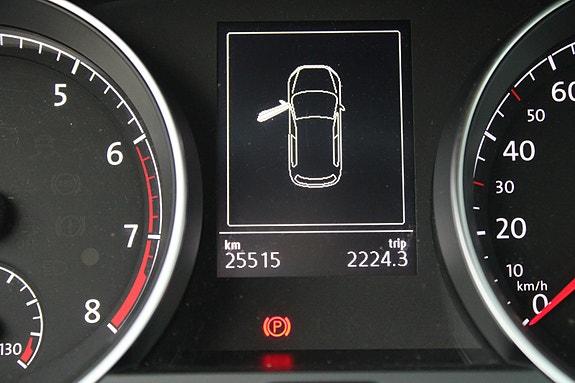 Volkswagen Golf VII 22 of 30