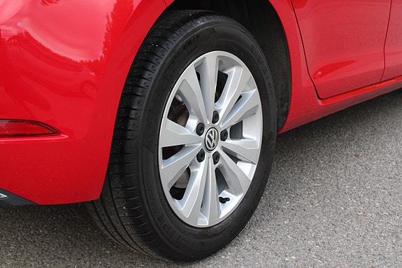 Volkswagen Golf VII 17 of 30
