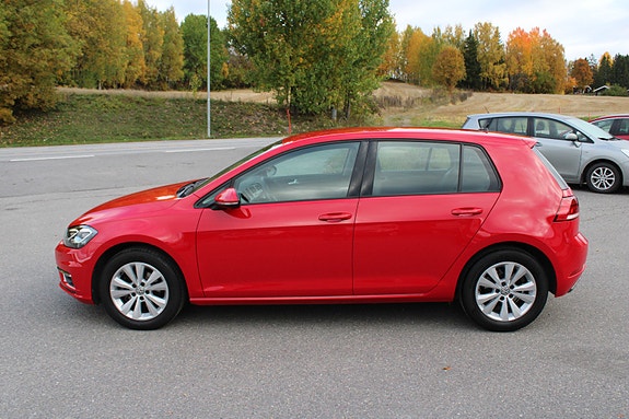 Volkswagen Golf VII 9 of 30
