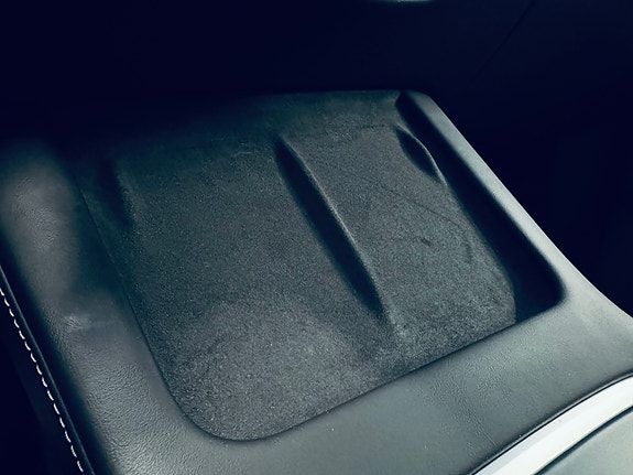Tesla Model Y 17 of 24