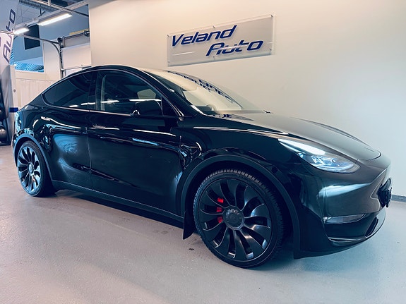 Tesla Model Y 5 of 24