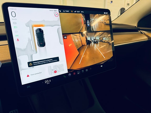 Tesla Model Y 13 of 24