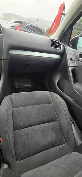 Volkswagen Golf VI 14 of 28