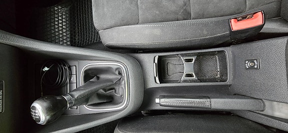 Volkswagen Golf VI 15 of 28