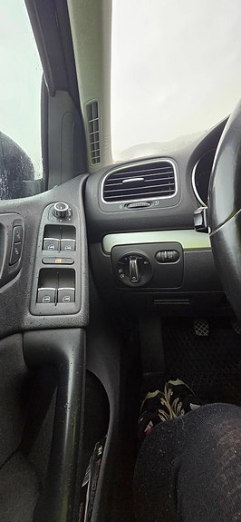 Volkswagen Golf VI 17 of 28