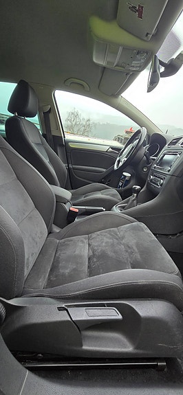 Volkswagen Golf VI 12 of 28